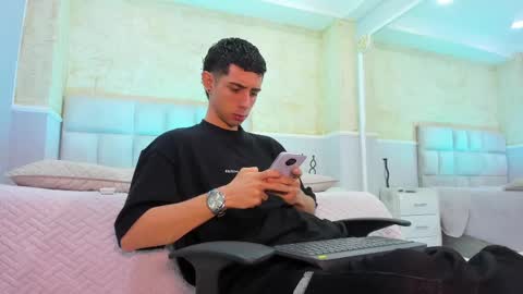 L I I A M online show from February 28, 12:09 pm