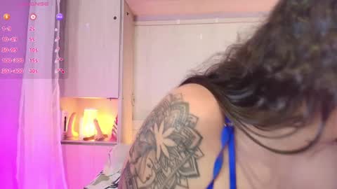 Snapshot of liiavega chatting on February 27, 5:47 pm online show from February 27, 5:47 pm