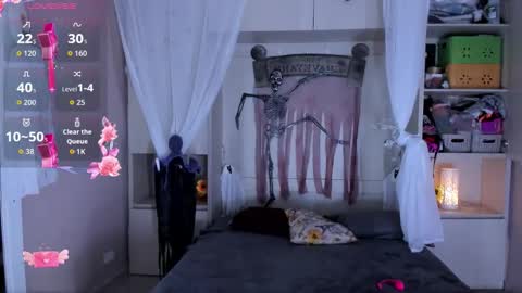         online show from October 28, 11:44 am