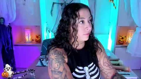 Snapshot of liiavega chatting on October 16, 12:05 pm online show from October 16, 12:05 pm