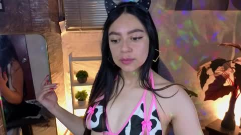 liisa_thompson_ online show from June 2, 1:46 pm