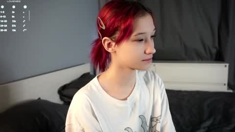 Emi online show from December 15, 11:39 am