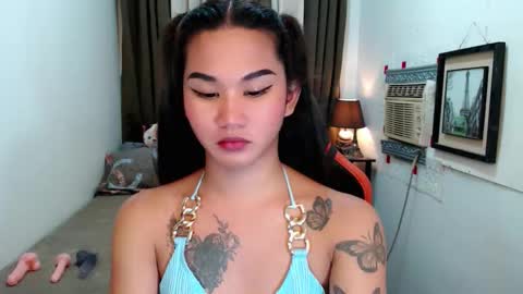 Snapshot of lil_fantacy chatting on October 11, 12:10 pm LILY online show from October 11, 12:10 pm