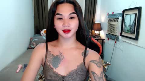 Snapshot of lil_fantacy chatting on October 13, 12:29 pm LILY online show from October 13, 12:29 pm