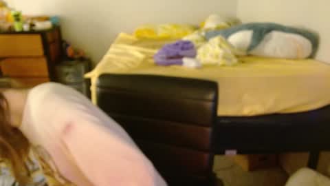 Snapshot of lil_gem chatting on December 24, 10:39 pm lil gemmie online show from December 24, 10:39 pm