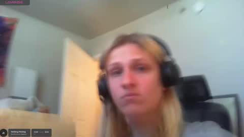 Snapshot of lil_gem chatting on September 16, 5:49 pm lil gemmie online show from September 16, 5:49 pm