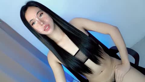 Snapshot of lil_grace1 chatting on October 5, 6:59 pm grace online show from October 5, 6:59 pm
