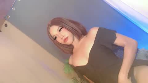 lil_trixxy online show from June 8, 12:17 pm