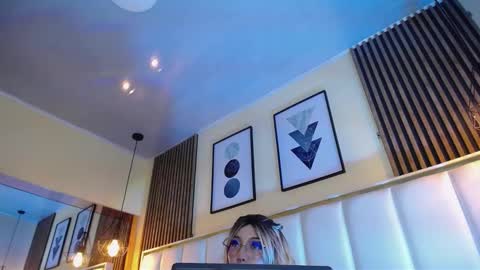 Lila online show from December 20, 8:06 am