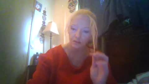 Snapshot of lilbit4u chatting on February 16, 7:38 pm lilbit4u online show from February 16, 7:38 pm
