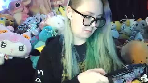 Snapshot of lilemmy1999 chatting on December 18, 8:03 pm emily ryanson online show from December 18, 8:03 pm