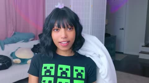 evie online show from January 17, 3:05 am