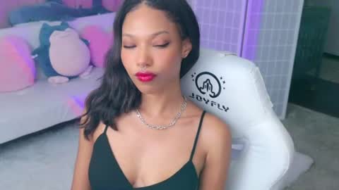 evie online show from June 23, 1:02 am