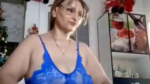 lilieth online show from December 3, 7:03 pm