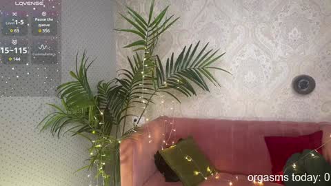 Lili online show from December 30, 9:59 am