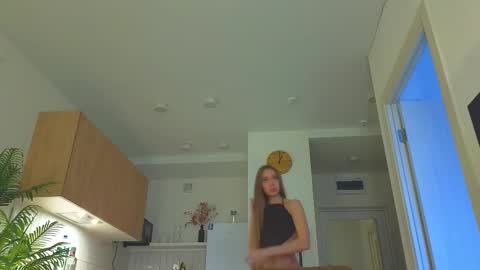 Snapshot of lili__roze_ chatting on October 13, 5:20 am lili__roze_ online show from October 13, 5:20 am