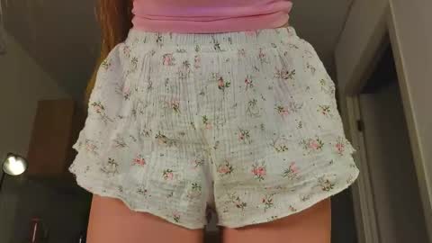 lili__roze_ online show from December 18, 5:14 am