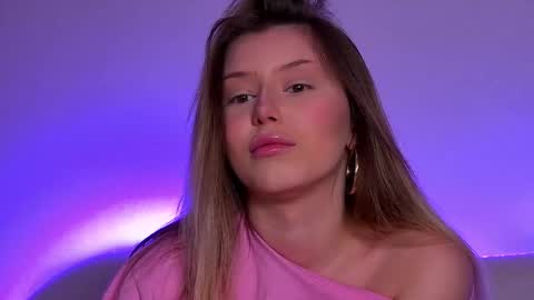 Mia online show from February 24, 12:37 pm