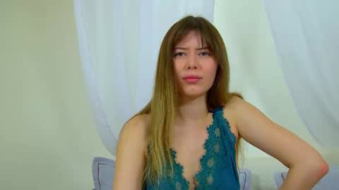 Mia online show from January 31, 8:17 pm