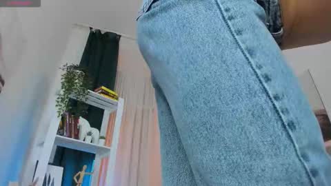 Snapshot of lilian_kroft chatting on September 18, 12:31 pm LIL online show from September 18, 12:31 pm