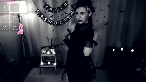 Lilian online show from October 9, 7:03 am