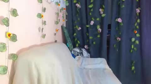 yesica online show from April 14, 1:31 am