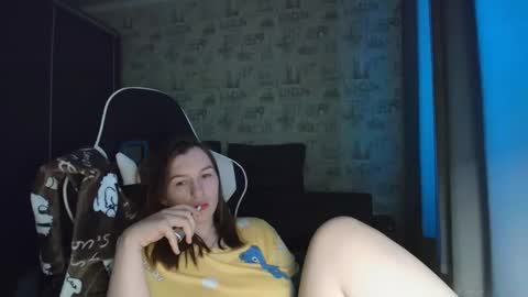 liliawoolf online show from March 19, 2:33 pm