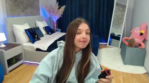 Lili Bakery online show from February 7, 3:45 am