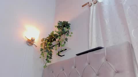 Snapshot of lilibluex chatting on February 18, 10:14 pm lilibluex online show from February 18, 10:14 pm