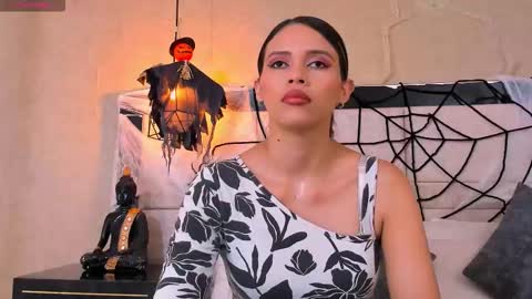 LilyJensen online show from October 23, 7:15 pm