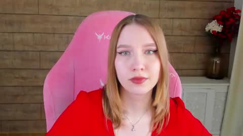 LiliLinn online show from July 7, 7:45 am