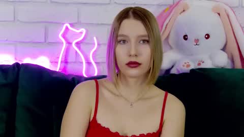 LiliLinn online show from March 10, 6:27 am