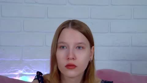 LiliLinn online show from June 18, 4:18 am