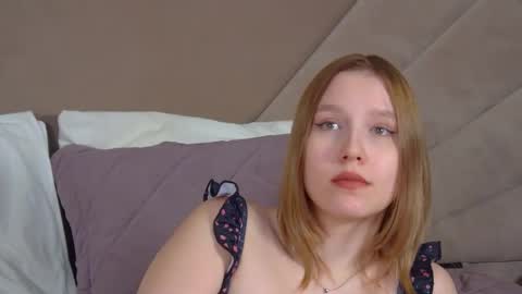 LiliLinn online show from July 18, 7:10 am