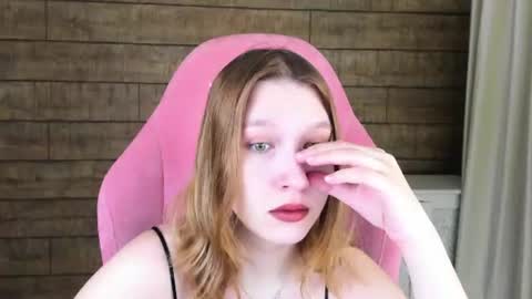 LiliLinn online show from June 26, 4:29 am