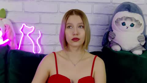 LiliLinn online show from March 12, 5:02 am