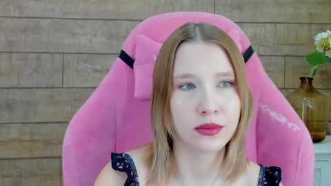 LiliLinn online show from October 21, 5:01 am