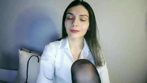 Snapshot of lilirose_x chatting on February 13, 6:15 pm lilirose online show from February 13, 6:15 pm
