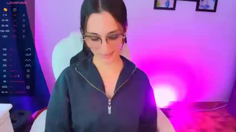 Snapshot of lilith01_ chatting on October 14, 10:46 pm Leidy online show from October 14, 10:46 pm