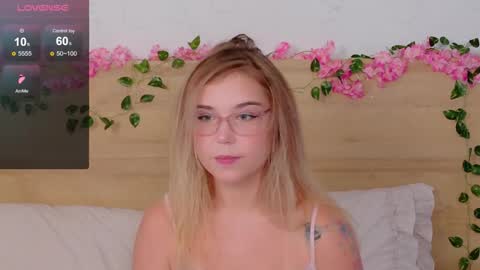 Lilith Bonheur online show from October 26, 11:26 pm