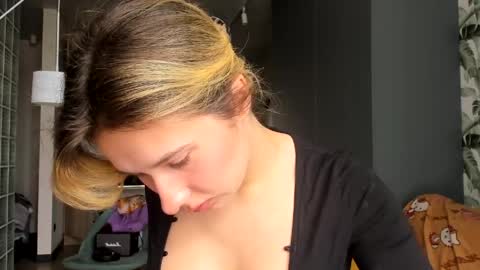 lilith online show from April 6, 11:33 am