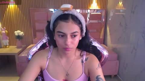 Snapshot of lilith_petit_sub chatting on February 25, 1:53 pm Lilith online show from February 25, 1:53 pm