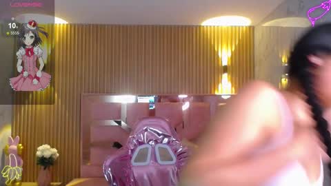 Snapshot of lilith_petit_sub chatting on March 12, 10:48 am Lilith online show from March 12, 10:48 am