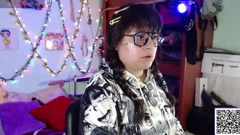 lilith_tyler online show from May 2, 11:16 am
