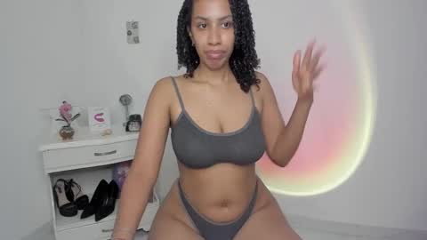 Snapshot of lilith_vision chatting on October 21, 5:12 am Alejandra online show from October 21, 5:12 am
