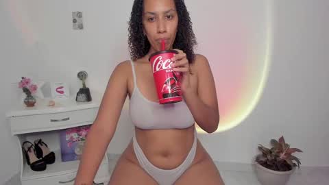 Snapshot of lilith_vision chatting on February 9, 10:43 pm Alejandra online show from February 9, 10:43 pm