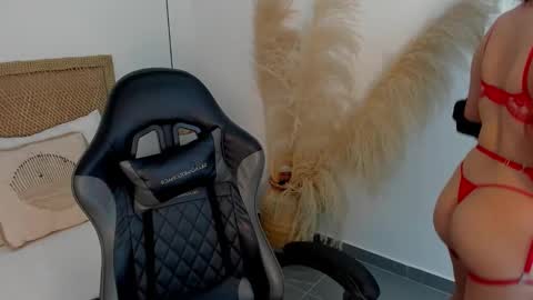 L I L I  online show from February 16, 7:12 pm