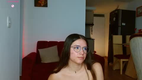 Abril  online show from December 5, 3:32 pm