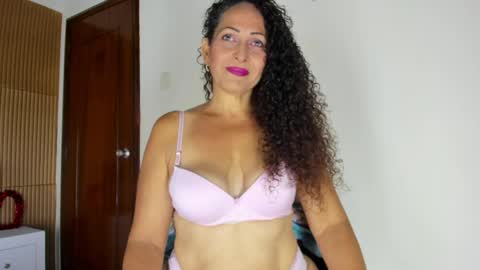 lilithphillis1 online show from March 29, 5:25 pm