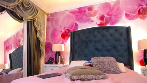 Lilith Snoop online show from November 8, 3:48 pm